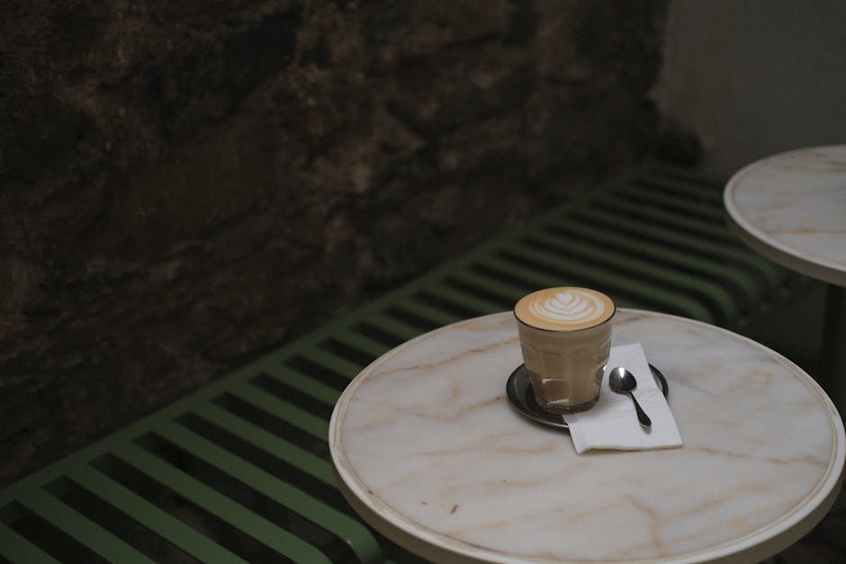 A Singapore café flat white